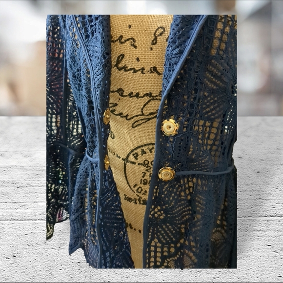 trina turk eyelet/crochet/lacey/sheer boho jacket/blazez size 6 - Picture 3 of 7